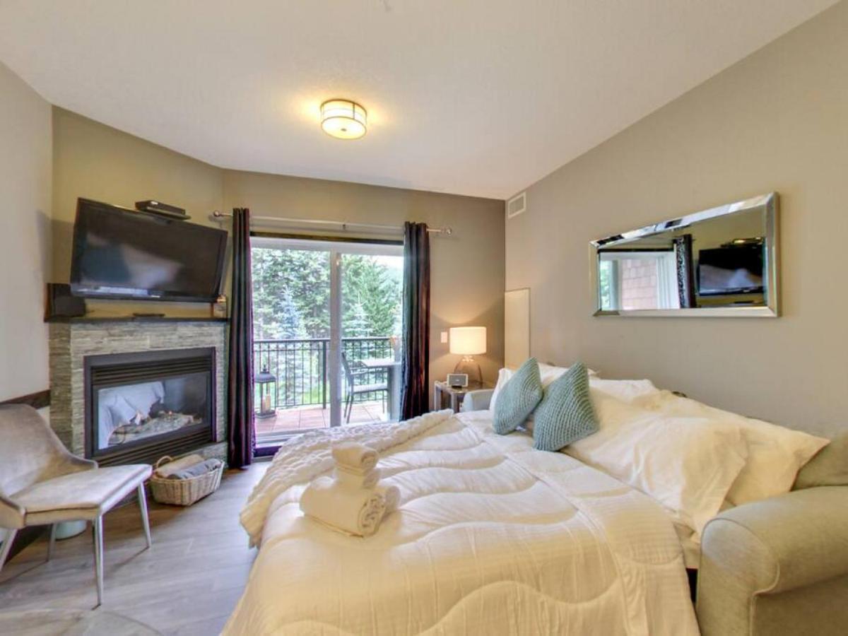 Nature'S Nook By Instant Suites Pool & Hottub Canmore Buitenkant foto