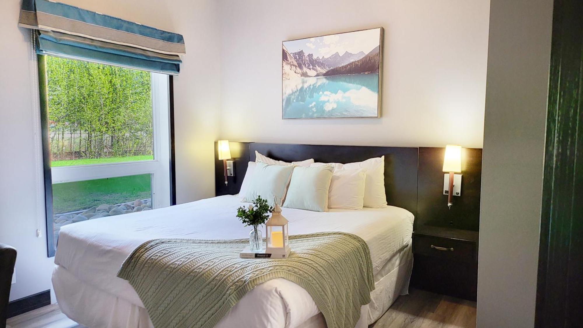 Nature'S Nook By Instant Suites Pool & Hottub Canmore Buitenkant foto